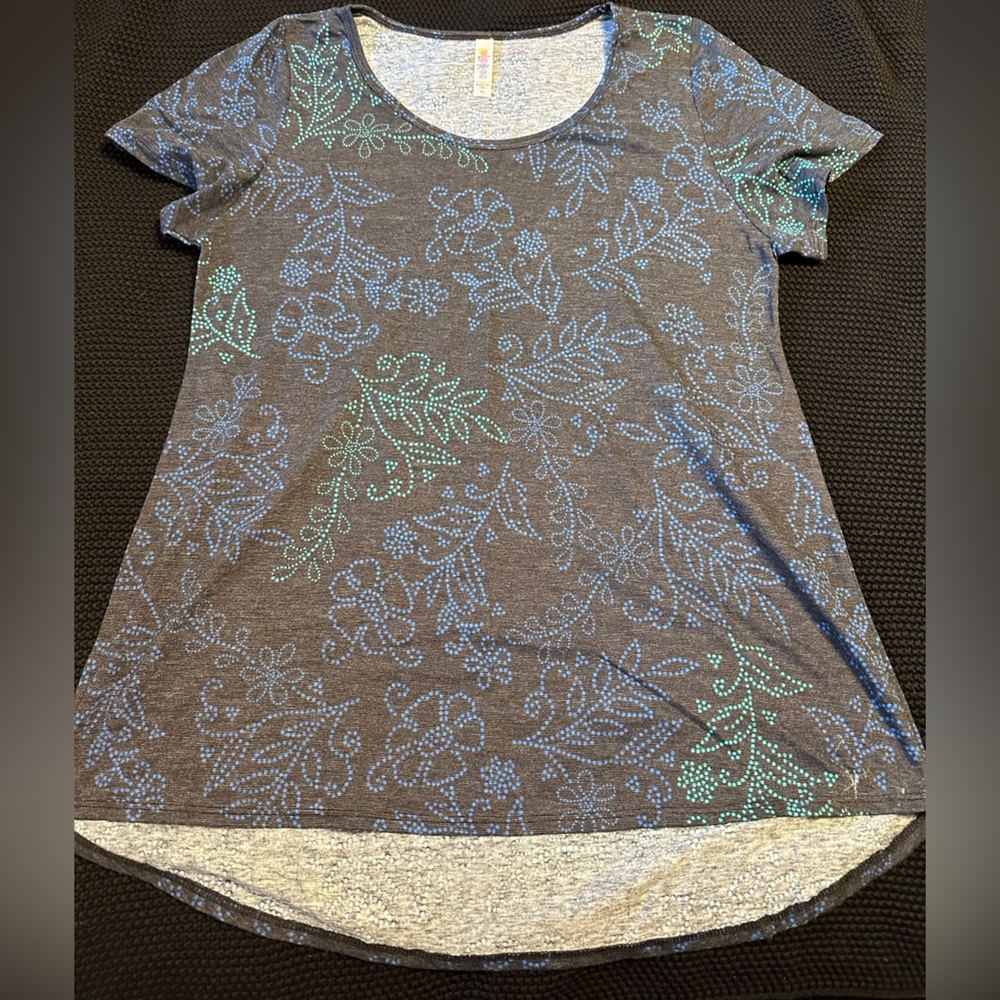 Lularoe tshirt